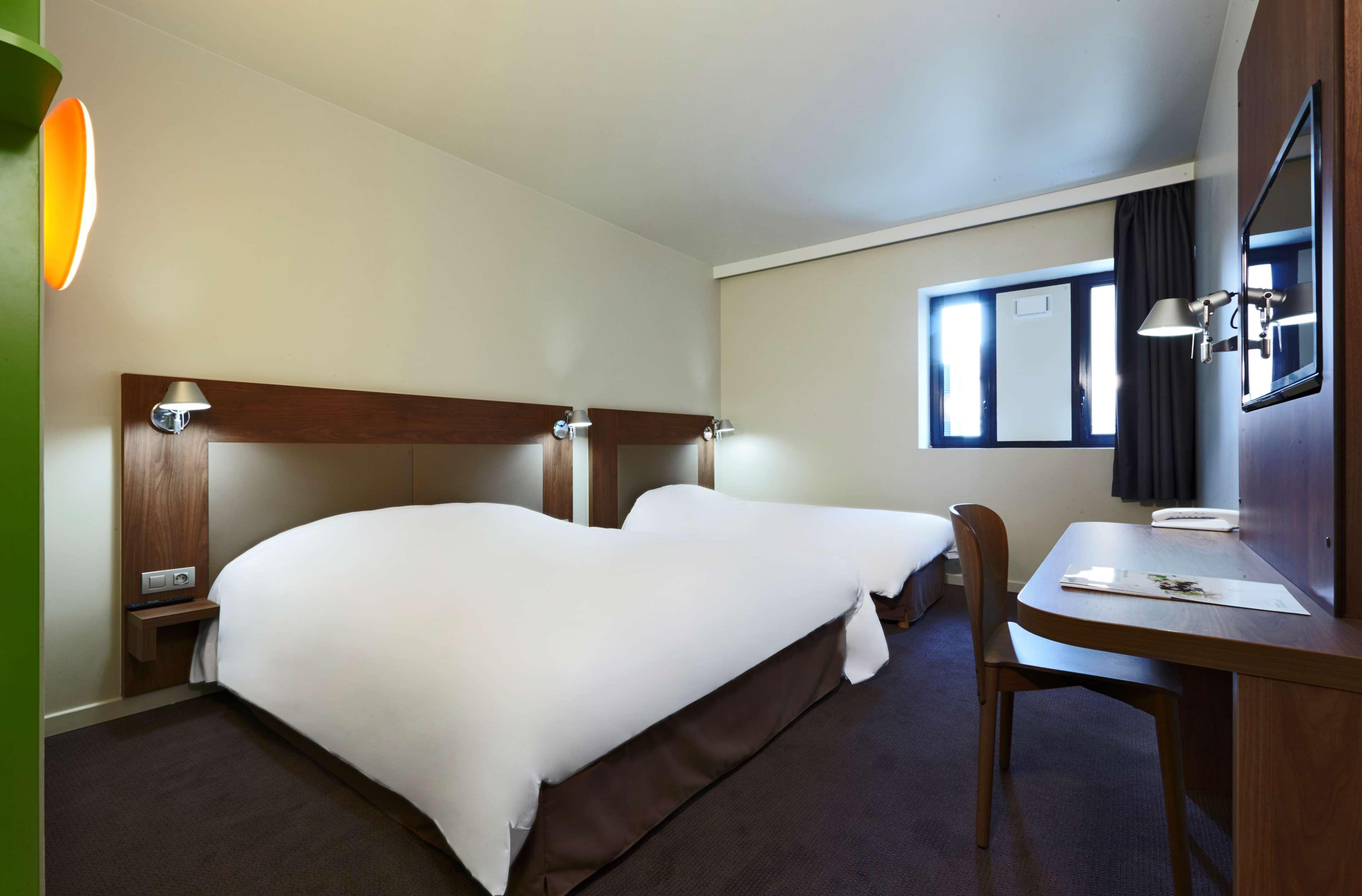 Hotel Campanile Nancy Centre - Gare Exterior foto
