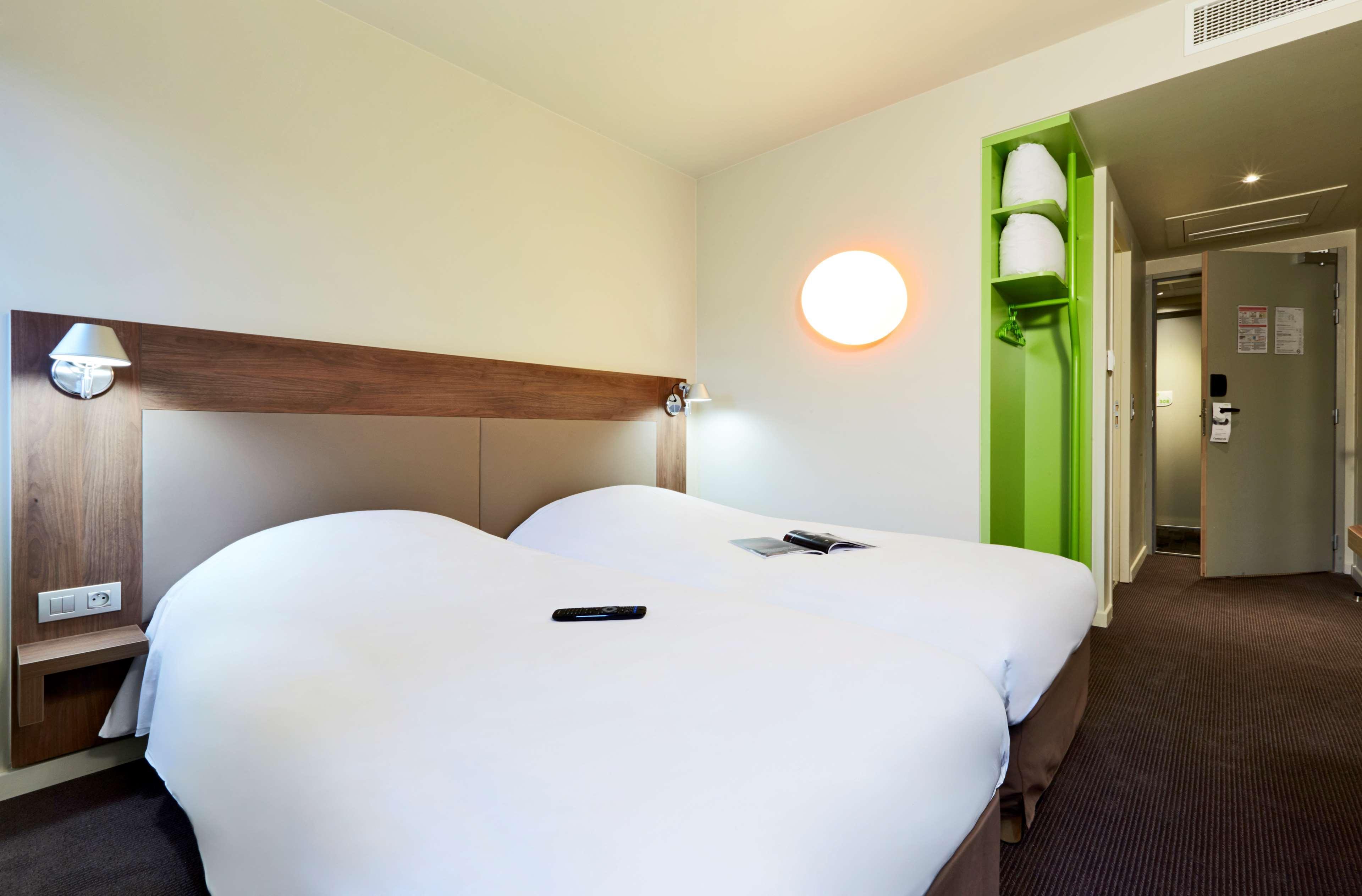 Hotel Campanile Nancy Centre - Gare Exterior foto